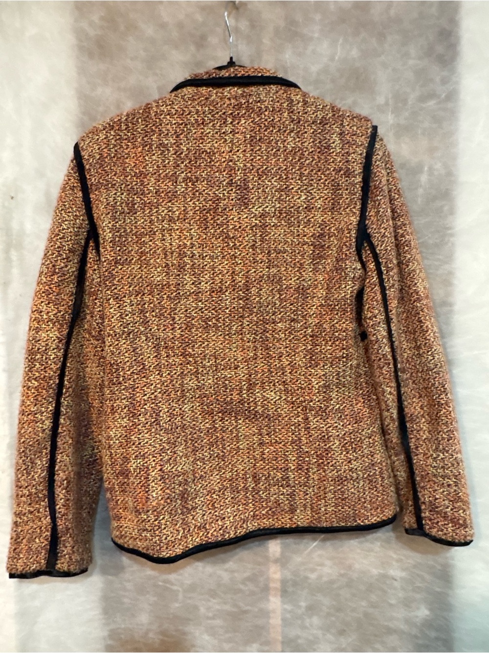 CHANEL Tan Tweed Blazer with Black Piping - Picture 5 of 16